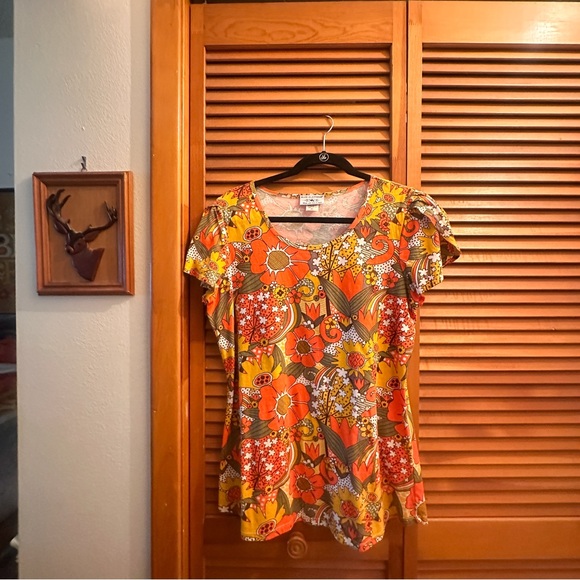 Blue Platypus Tops - Blue Platypus tulip sleeve tee shirt XL / retro 70s style groovy floral print